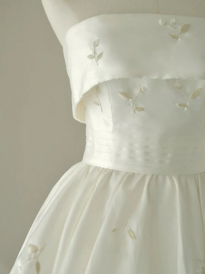 Simple Ball Gown Strapless White Groom Bride Gown Bridal Dress Style Wedding Dresses RB6985