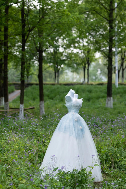 Strahlendes, trägerloses, hellblaues Tüll-Abendkleid – das perfekte Outfit für den 19. Geburtstag (AU036)