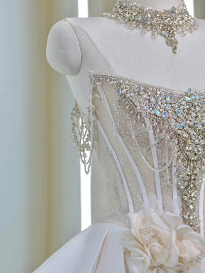 Robe de bal bustier blanche en satin ornée de perles argentées, longueur au sol, pour femme de princesse (AU037)