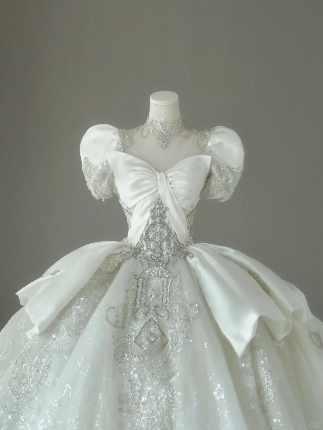 Classic Ball Gown Sweetheart White Sequin With Beading Groom Bride Gown Bridal Dress Style Wedding Dresses RB6988