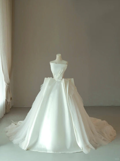 Princess Ball Gown Strapless White Tulle With Ruffled Groom Bride Gown Bridal Dress Modest Wedding Dresses RB7672