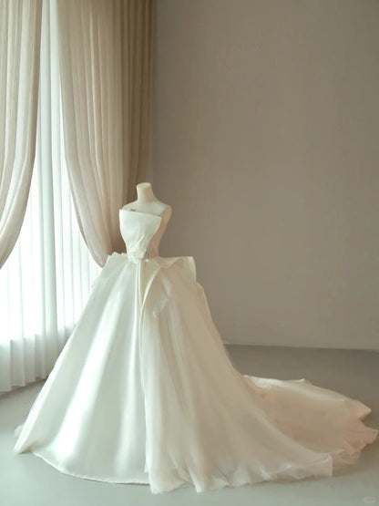 Princess Ball Gown Strapless White Tulle With Ruffled Groom Bride Gown Bridal Dress Modest Wedding Dresses RB7672