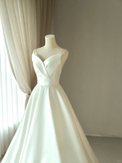 Simple Ball Gown Spaghetti Straps White Satin With Ruffled Groom Bride Gown Bridal Dress Modest Wedding Dresses RB7673