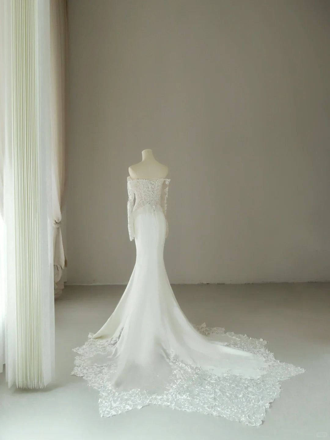 Princess Mermaid Off The Shoulder Lace White With Long Sleeves Groom Bride Gown Bridal Dress Modest Wedding Dresses RB7674