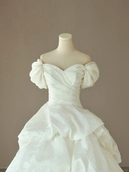 Simple Ball Gown Off The Shoulder Sweetheart White Satin With Ruffled Groom Bride Gown Bridal Dress Modest Wedding Dresses RB7675