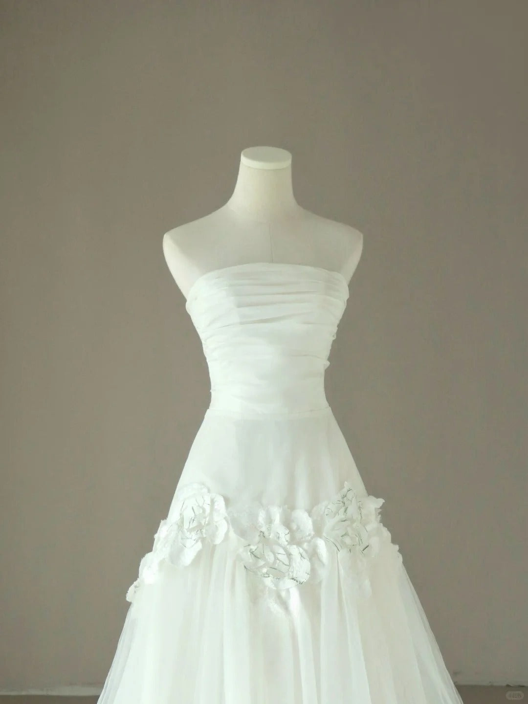 Princess Mermaid Strapless Tulle White With Flowers Appliqued Groom Bride Gown Bridal Dress Modest Wedding Dresses RB7676