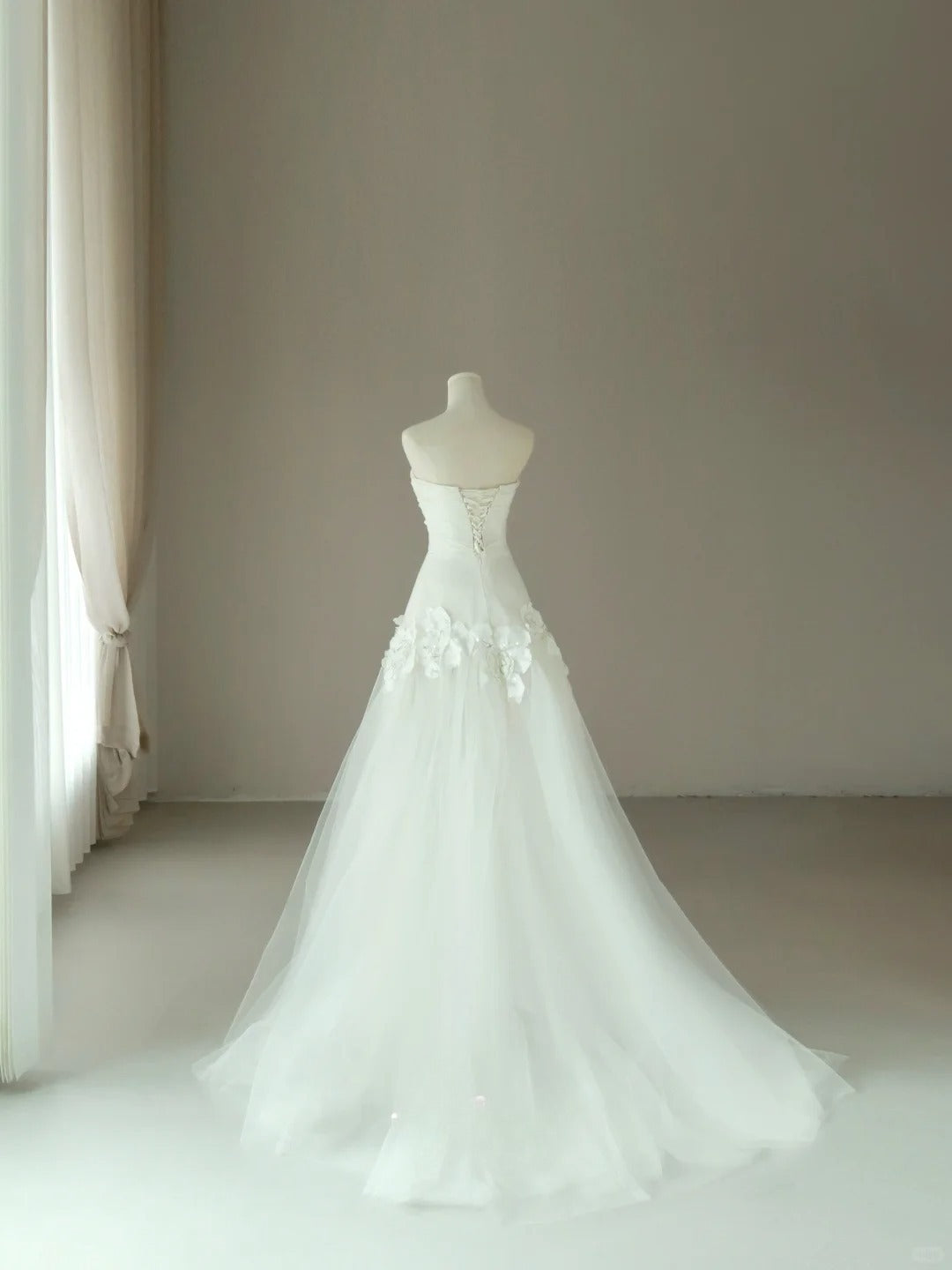 Princess Mermaid Strapless Tulle White With Flowers Appliqued Groom Bride Gown Bridal Dress Modest Wedding Dresses RB7676