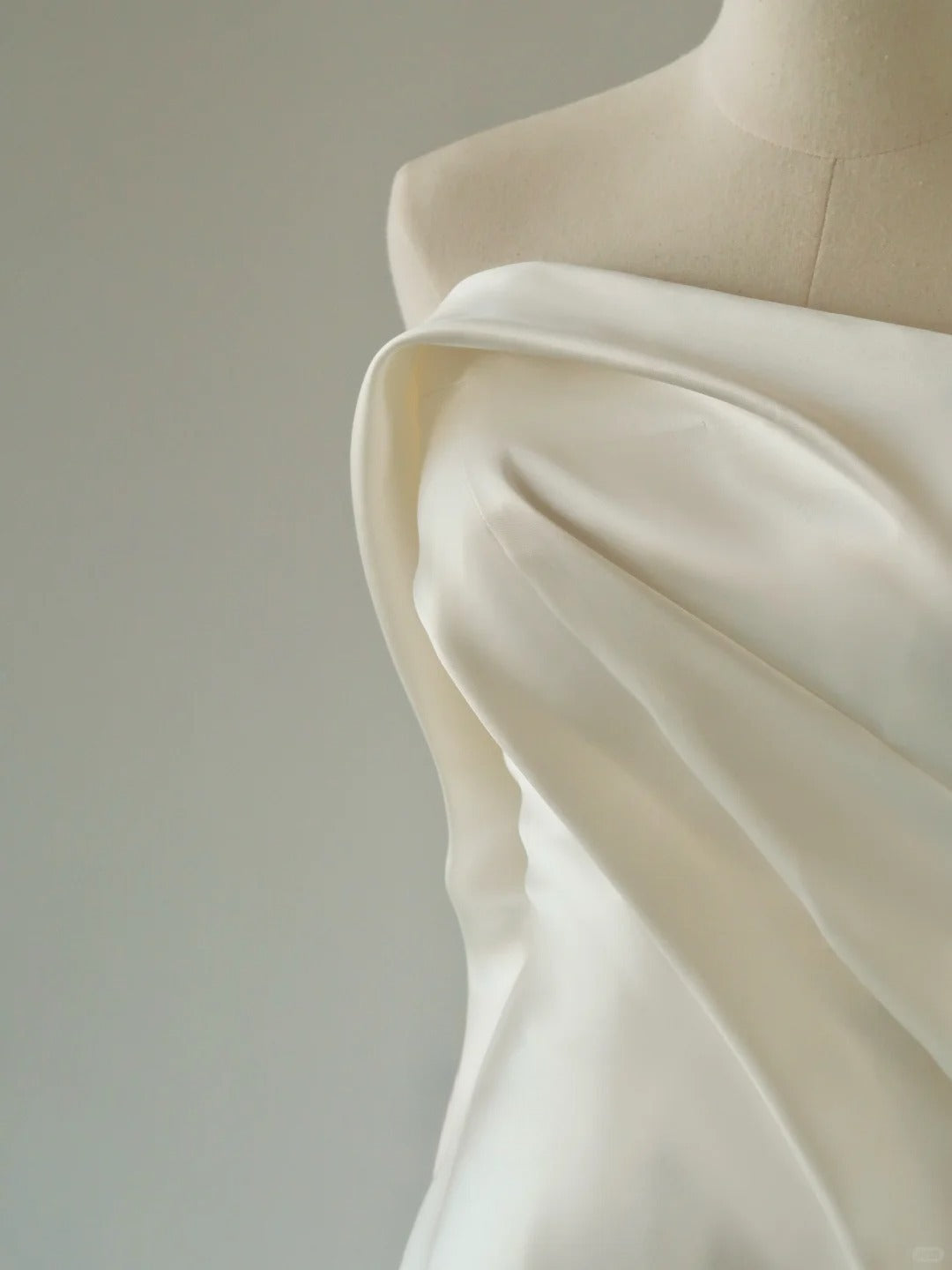 Simple Ball Gown Strapless White Satin With Ruffled Groom Bride Gown Bridal Dress Modest Wedding Dresses RB7679
