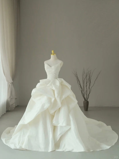 Princess Ball Gown Sweetheart Satin White With Ruffled Sleeves Groom Bride Gown Bridal Dress Modest Wedding Dresses RB7686