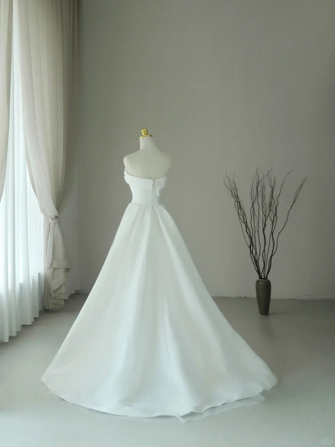 Simple A line Strapless White Satin With Ruffled Groom Bride Gown Bridal Dress Modest Wedding Dresses RB7687