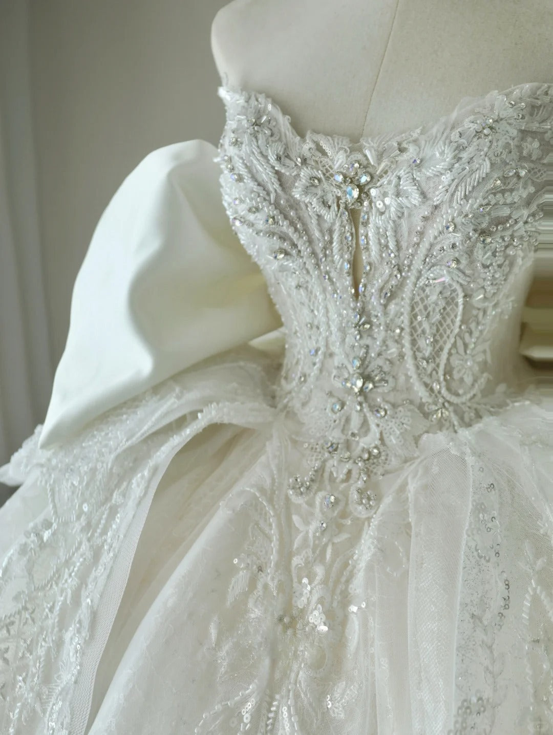 Princess Ball Gown Sweetheart White Tulle With Bow-knot Lace Groom Bride Gown Bridal Dress Modest Wedding Dresses RB7689