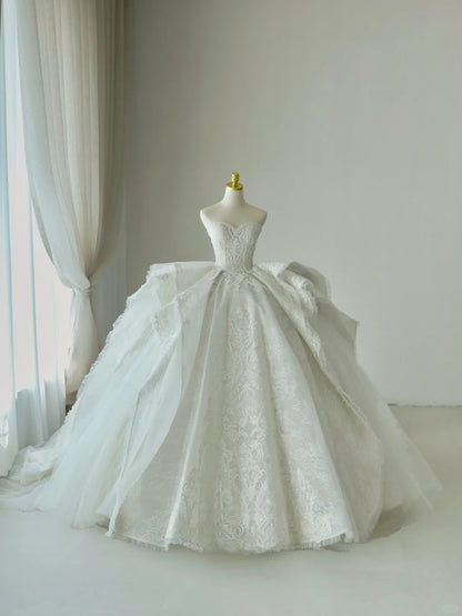 Classic Ball Gown Sweetheart White Tulle With Appliqued Lace Groom Bride Gown Bridal Dress Modest Wedding Dresses RB7690