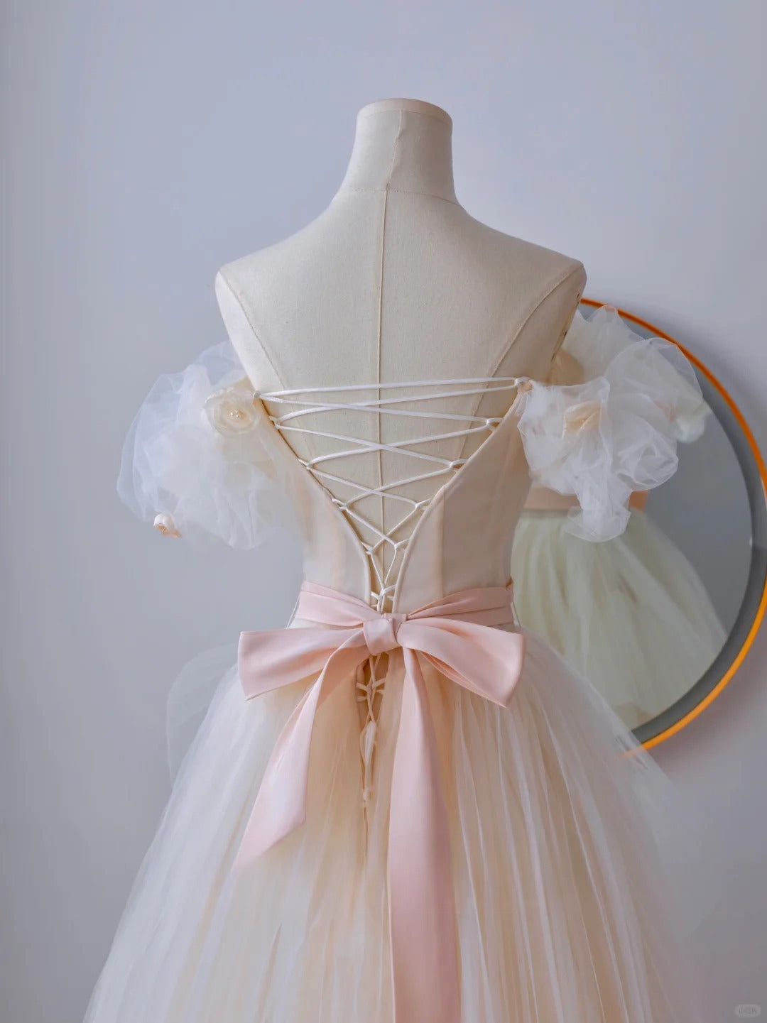 Edles Ballkleid aus schulterfreiem Tüll-Ballkleid, langes Partykleid, Abend-Outfits, Abschlusskleid AU078