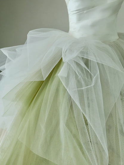 Classic Ball Gown Strapless White Green Tulle With Ruffled Long Groom Bride Gown Bridal Dress Modest Wedding Dresses RB7692