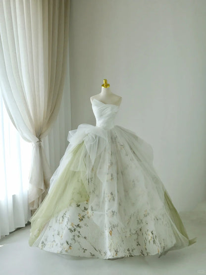 Classic Ball Gown Strapless White Green Tulle With Ruffled Long Groom Bride Gown Bridal Dress Modest Wedding Dresses RB7692
