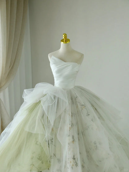 Classic Ball Gown Strapless White Green Tulle With Ruffled Long Groom Bride Gown Bridal Dress Modest Wedding Dresses RB7692