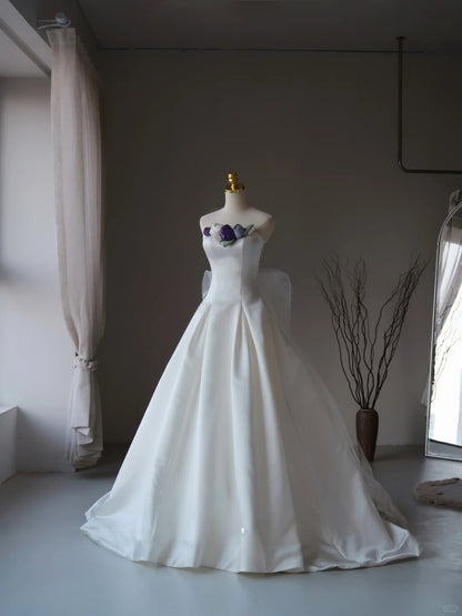 Classic Ball Gown Strapless White 3D Flowers Satin With Ruffled Long Groom Bride Gown Bridal Dress Modest Wedding Dresses RB7695