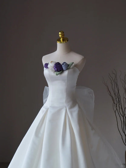 Classic Ball Gown Strapless White 3D Flowers Satin With Ruffled Long Groom Bride Gown Bridal Dress Modest Wedding Dresses RB7695