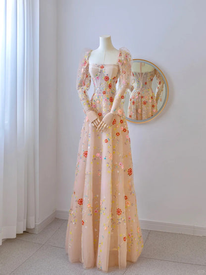 Robe de bal longue trapèze bustier à manches longues en dentelle florale, modèle AU102