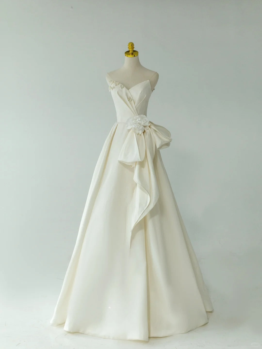Charming A Line Sweetheart Ivory With Ruffled Groom Bride Gown Bridal Dress Modest Wedding Dresses RB7700