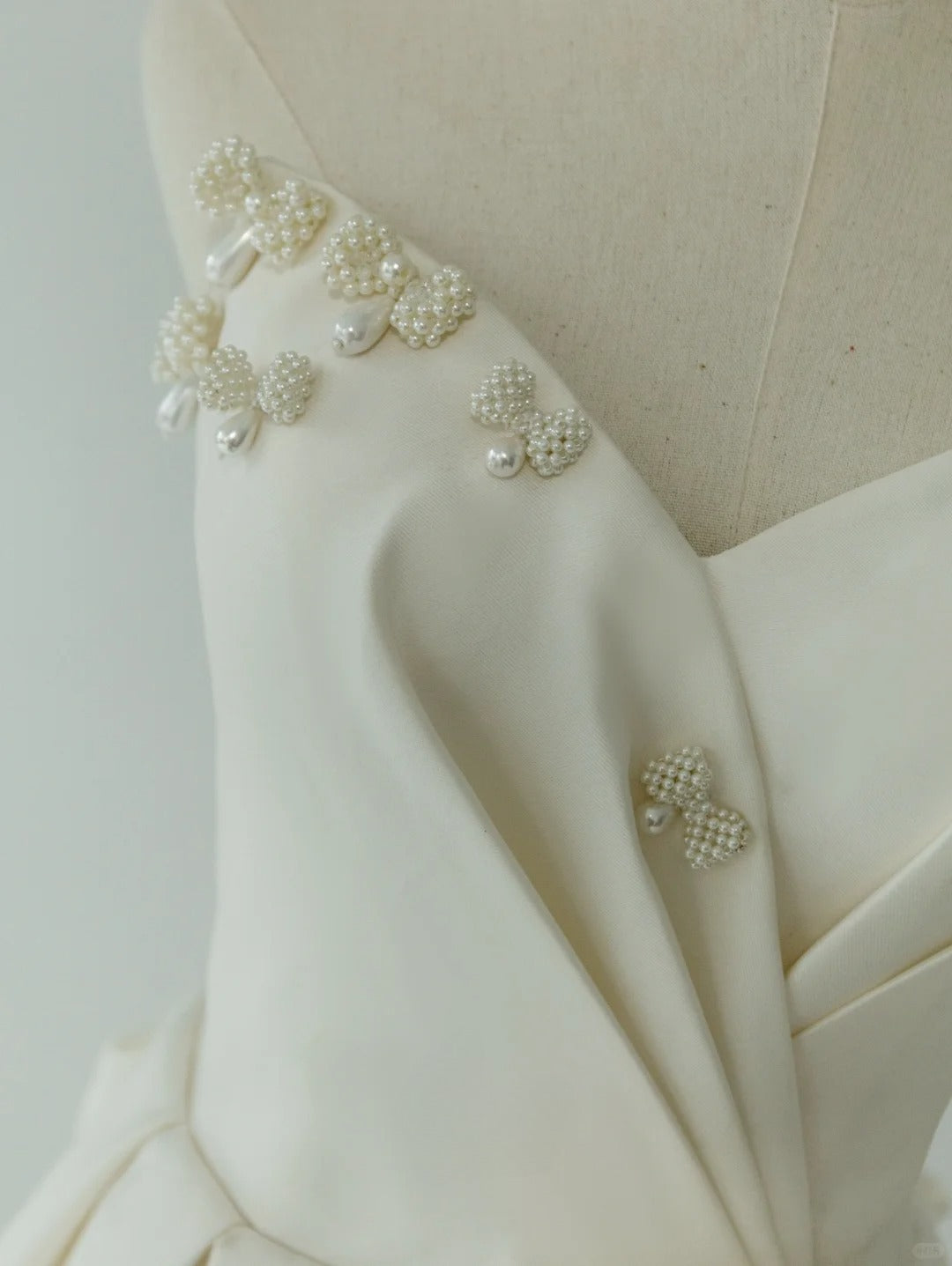 Charming A Line Sweetheart Ivory With Ruffled Groom Bride Gown Bridal Dress Modest Wedding Dresses RB7700