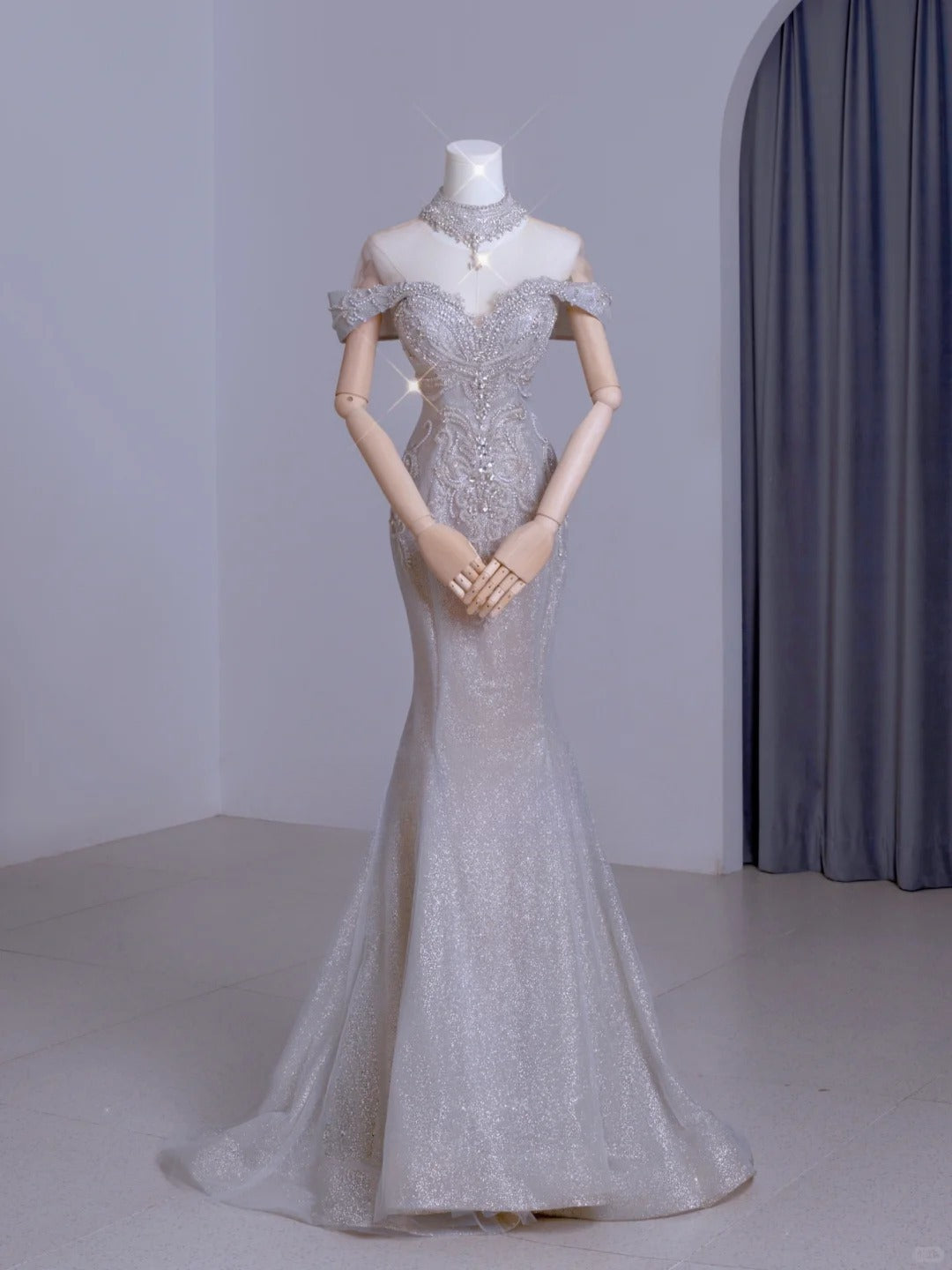 Niedliches, schulterfreies, silbernes Meerjungfrauen-Abendkleid mit kurzen Ärmeln und Perlenbesatz, langes Kleid für festliche Anlässe, AU105