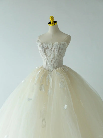 Classic Ball Gown Strapless Cream Ivory Lace Tulle Long Groom Bride Gown Bridal Dress Modest Wedding Dresses RB7701