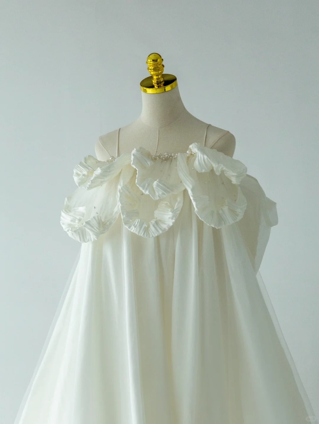 Classic Ball Gown Straps Cream Ivory Satin With Bow Long Groom Bride Gown Bridal Dress Modest Wedding Dresses RB7702
