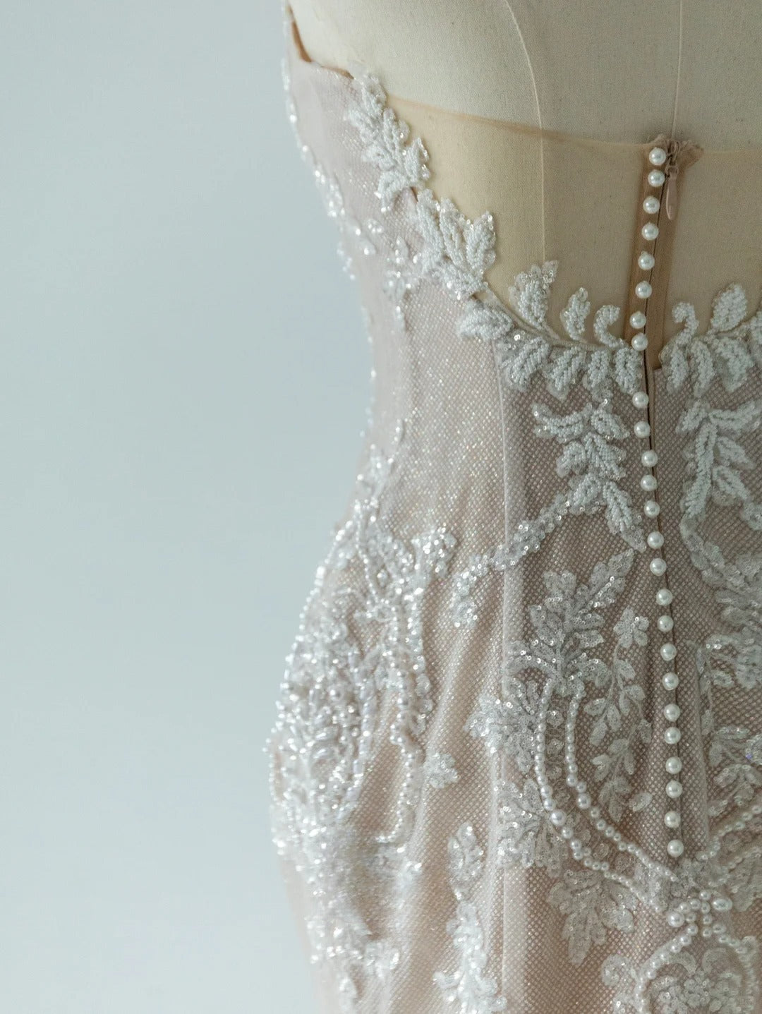Charming Mermaid Spaghetti Strap Champagne With Lace Appliqued Groom Bride Gown Bridal Dress Modest Wedding Dresses RB7703
