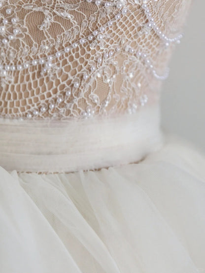 Classic Ball Gown Sweetheart Cream White Tulle With Pearls Long Groom Bride Gown Bridal Dress Modest Wedding Dresses RB7705