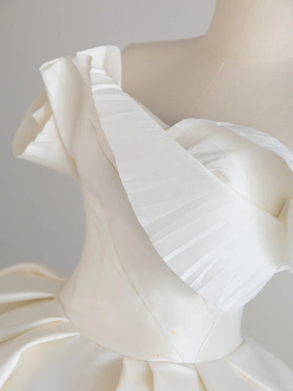 Classic Ball Gown Sweetheart White Satin With Ruffled Long Groom Bride Gown Bridal Dress Modest Wedding Dresses RB7706