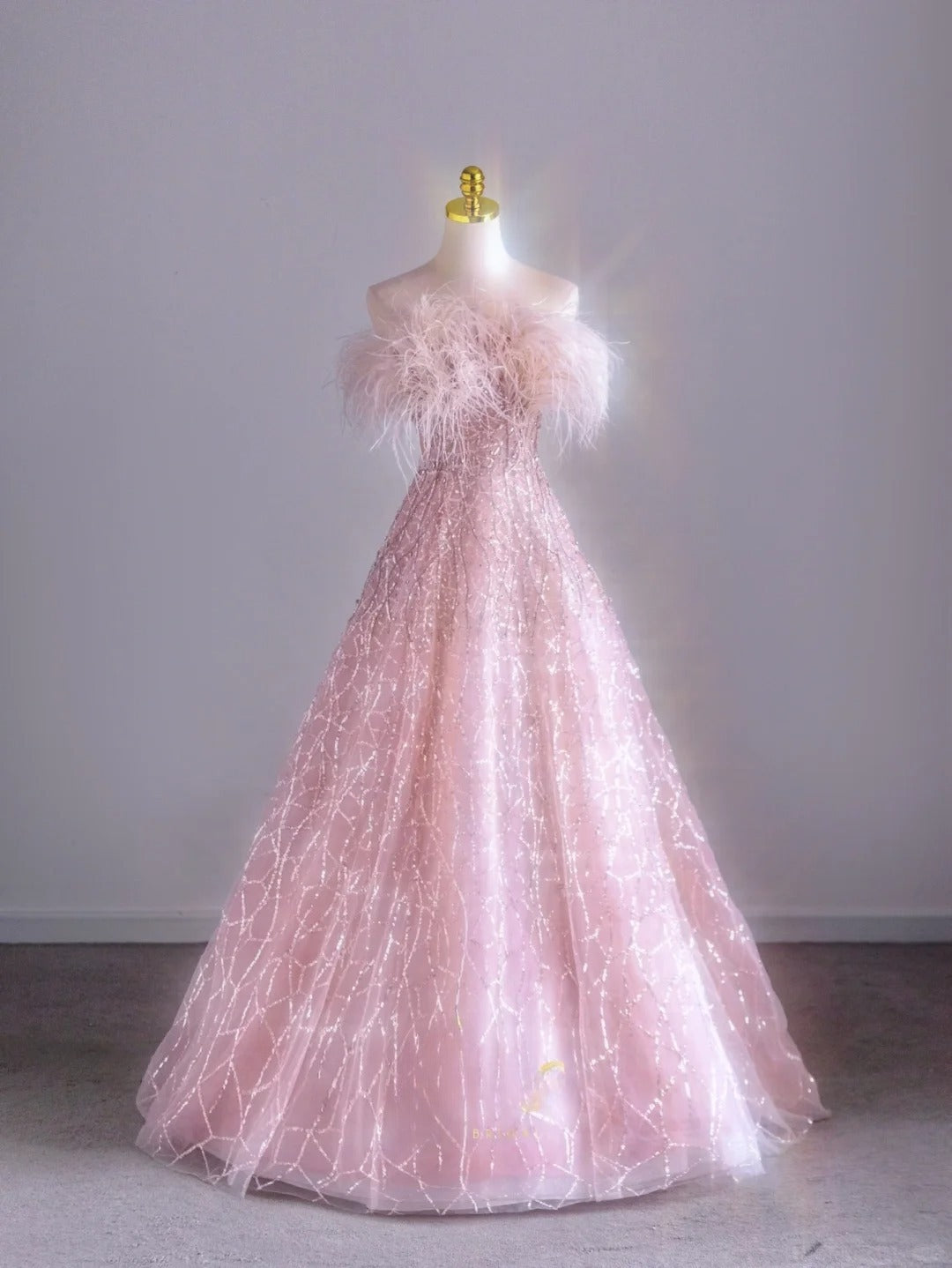 Pretty Ball Gown Strapless Pink With Feathers Sequined Prom Dresses Long Evening Party Formal Outfits RB6599