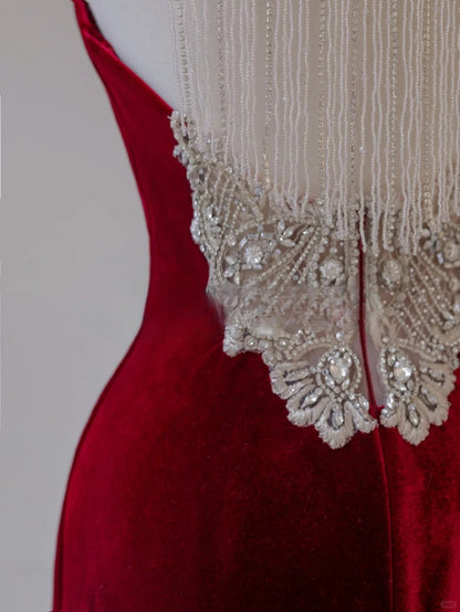 Einfaches, weinrotes, rückenfreies, langes Meerjungfrauen-Abendkleid aus Samt mit Rundhalsausschnitt, AU142