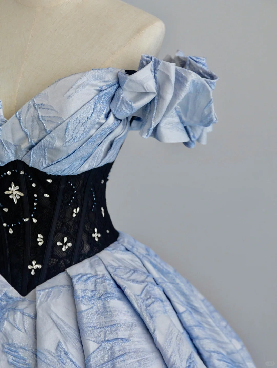 Modest Ball Gown Off The Shoulder Blue Satin Prom Dresses Sweet 16 Dress Long Evening Party Formal Outfits RB6606