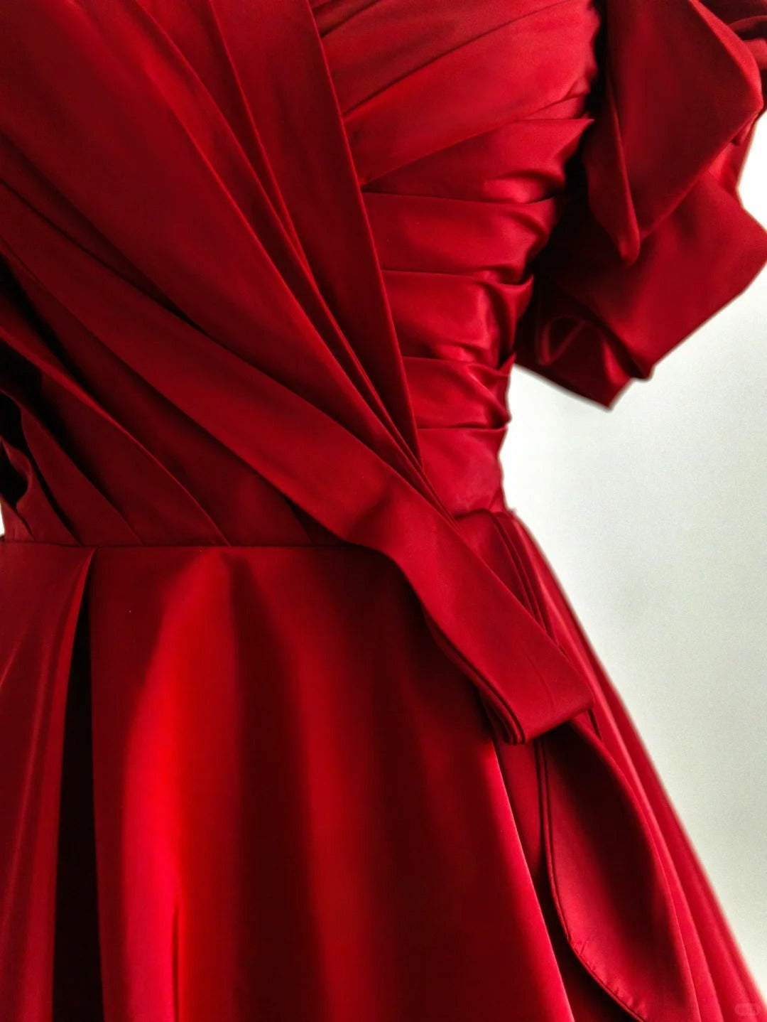 Modest Ball Gown Off The Shoulder Red Satin Prom Dresses Long Evening Party Formal Outfits RB6608