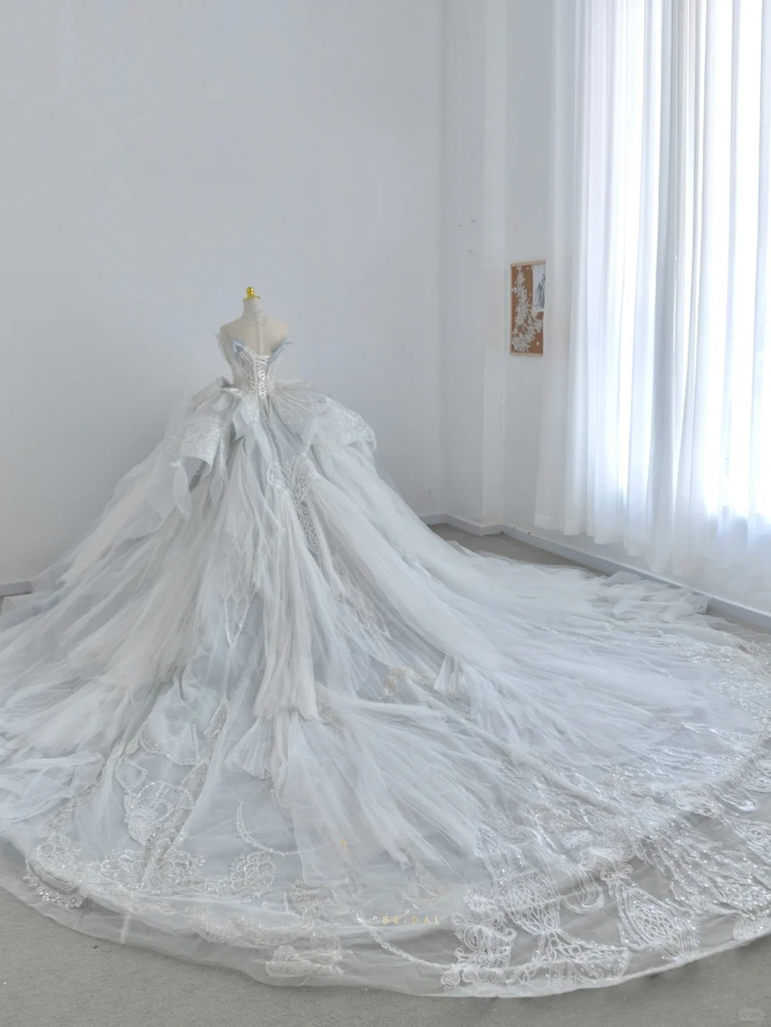 Beautiful Ball Gown Strapless Lace Light Sky Blue With Long Strain Beading Corset Fitted Back Groom Bride Gown Bridal Dress Modest Wedding Dresses RB7721