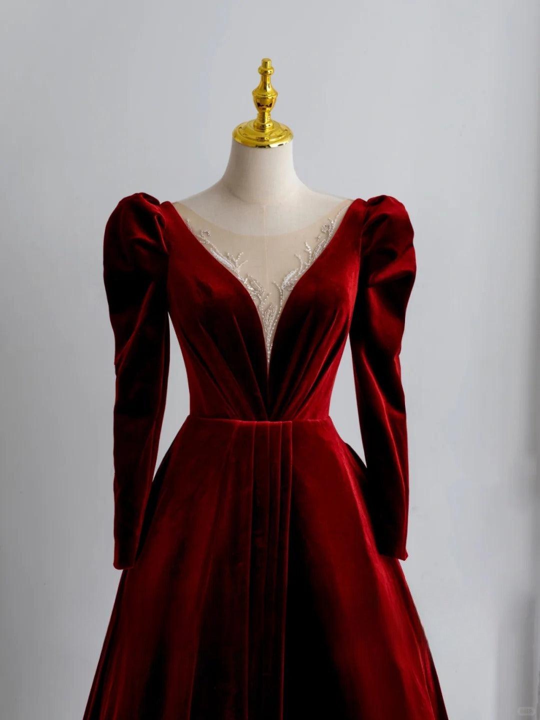 Bezauberndes, burgunderrotes Samt-Abendkleid in A-Linie mit V-Ausschnitt und langen Ärmeln, formelles Partykleid, Ballkleid AU162