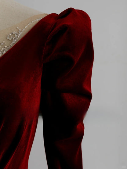 Bezauberndes, burgunderrotes Samt-Abendkleid in A-Linie mit V-Ausschnitt und langen Ärmeln, formelles Partykleid, Ballkleid AU162