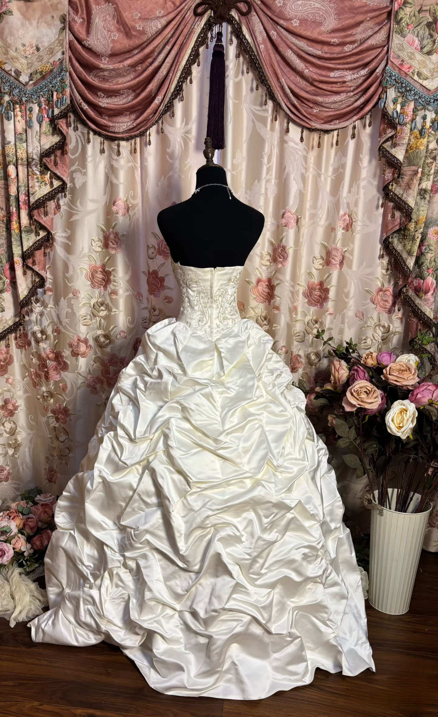 Retro Ball Gown Sweetheart 60s White Fitted Corset Bride Gown Long Wedding Dresses AU177