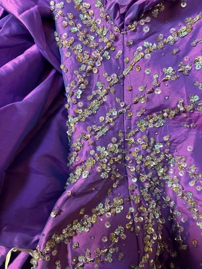 Vintage Ballkleid, herzförmiger Ausschnitt, weinrot mit Lagen, Perlen, ärmellos, 90er Jahre, langes Abiballkleid, AU180