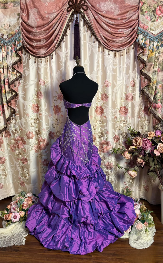 Vintage Ballkleid, herzförmiger Ausschnitt, weinrot mit Lagen, Perlen, ärmellos, 90er Jahre, langes Abiballkleid, AU180