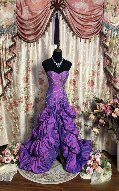 Vintage Ballkleid, herzförmiger Ausschnitt, weinrot mit Lagen, Perlen, ärmellos, 90er Jahre, langes Abiballkleid, AU180