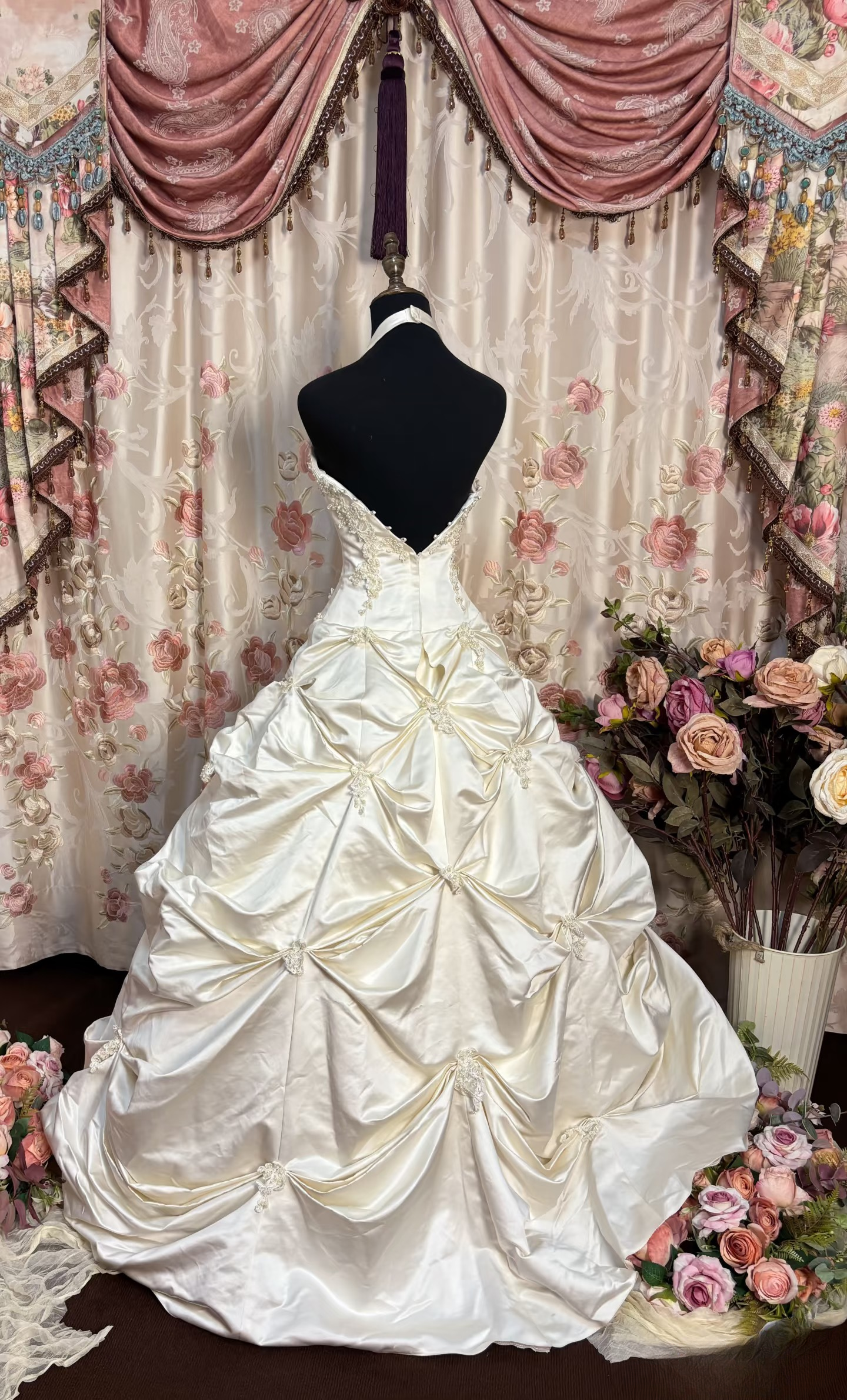 Retro Ball Gown Halter Neckline 60s White Fitted Corset Bride Gown Long Wedding Dresses AU188