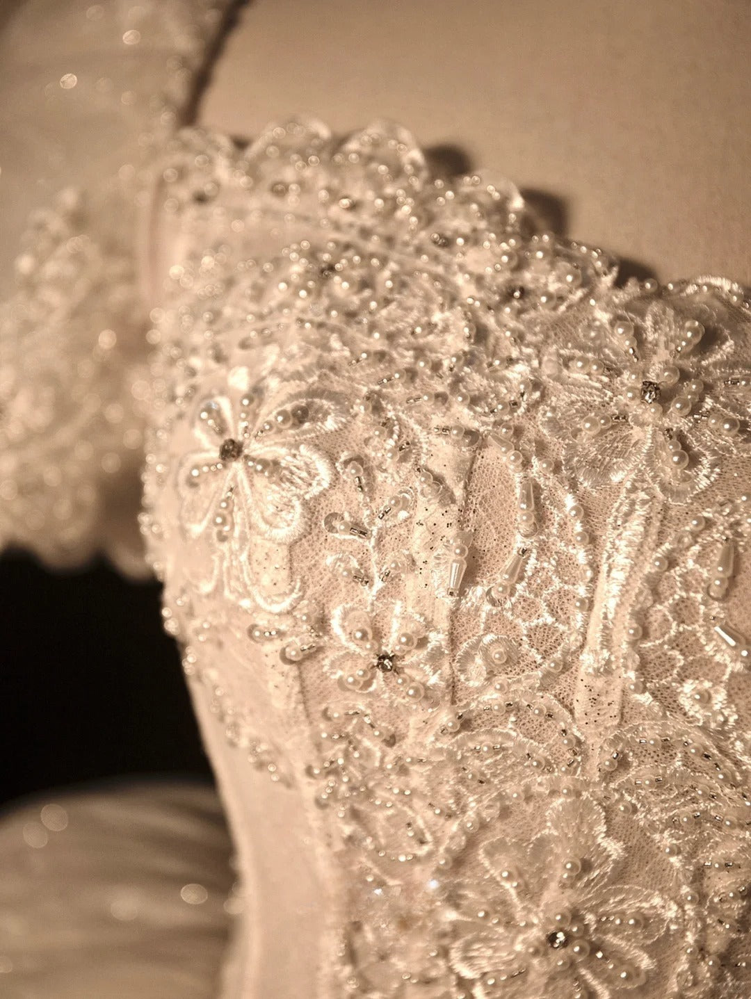 Fairy-tale Ball Gown Sweetheart With Half Sleeves Pearls Tulle Brides Gown Bridal Dress Wedding Dresses Style RB6624