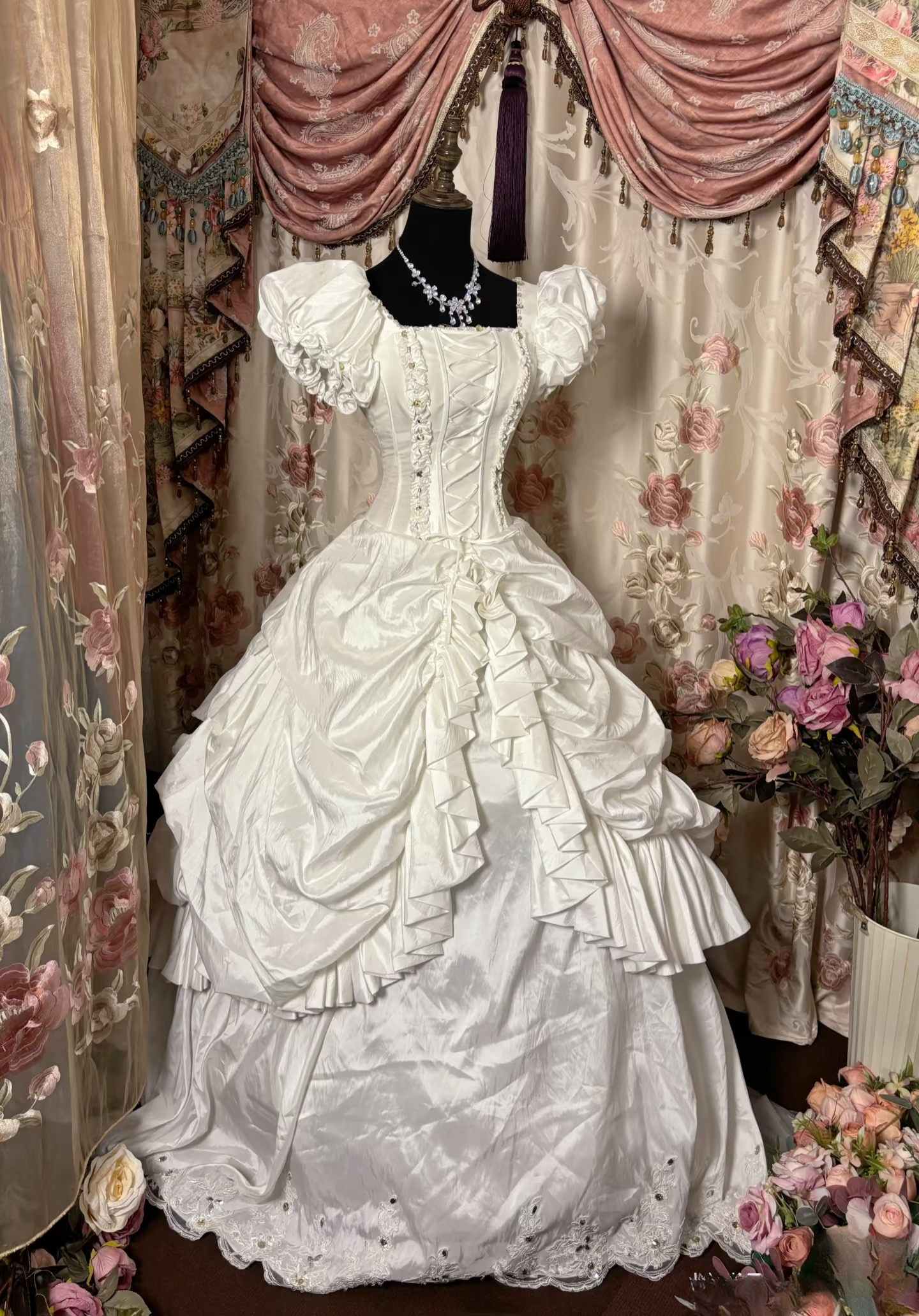 Retro Ball Gown Square Neck Satin Ivory 70s Fitted Corset Bride Gown Long Wedding Dresses Brides Dress AU283