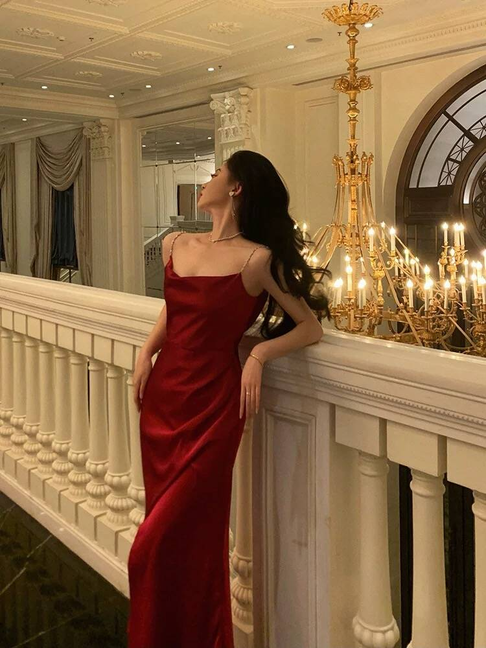 Sexy A Line Spaghetti Straps Red Sleeveless Satin Slit Prom Dresses Party Dress 21st Birthday Outfits Graduation Dress AU370