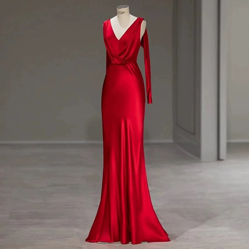 Robe de bal sirène simple en satin rouge à col en V, tenue de soirée, d'anniversaire, de remise de diplôme, AU406