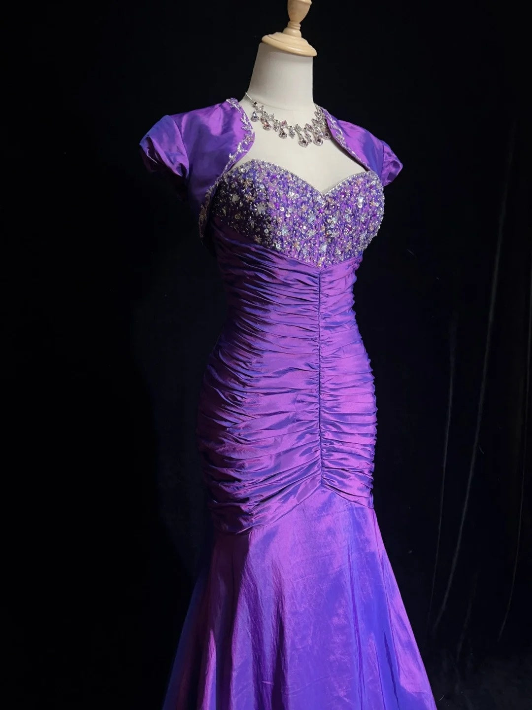 Inspiration Robes de bal vintage Sirène Cœur Violette avec Veste à volants Robe de soirée longue années 80 N2830