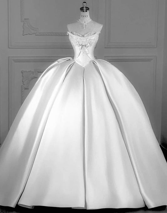 Robe de mariée longue en satin blanc et dentelle, col en cœur, style féerique, robe de bal, B26