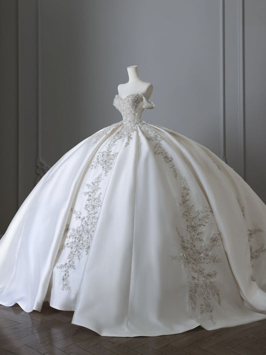 Robe de mariée longue en satin blanc à épaules dénudées, tenue de bal de rêve, manches courtes, style féerique, B32